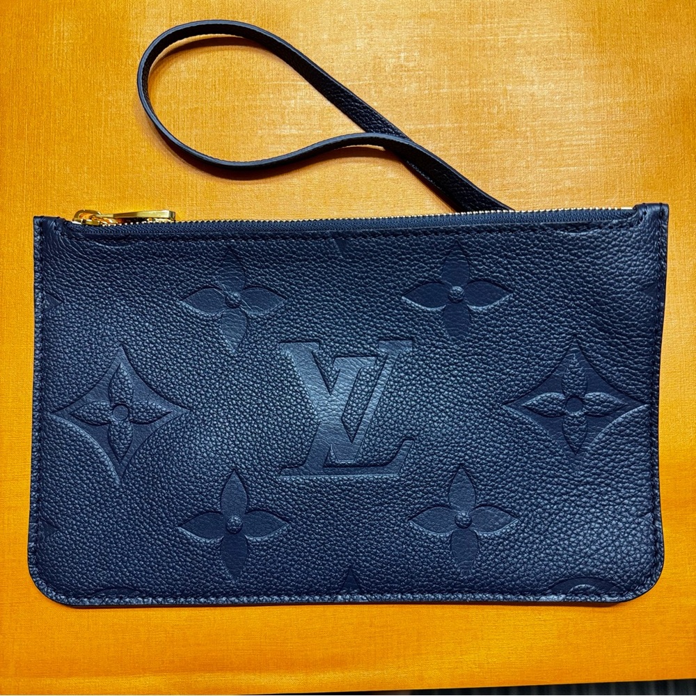 NEW Louis Vuitton Neverfull POCHETTE Navy embossed Monogram Empreinte leather - Picture 14 of 16